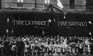 Mulțime pe peronul Gării din Cluj, în așteptarea ministrului de externe francez Jean Louis Barthou