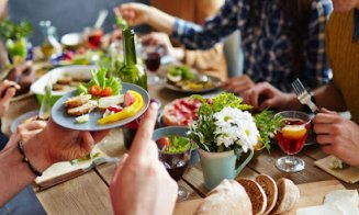 Șoc în nutriție! Ce legătură ar putea exista între "mâncarea sănătoasă" și cancerul pulmonar la tineri