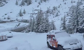 Iarna refuză să plece! Imagini spectaculoase: zăpadă și ninsoare ca-n ianuarie, în plină primăvară, la munte