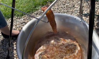 Tordai pecsenye, deliciul din inima Ardealului: cum se face friptura de Turda la ceaun, ca odinioară
