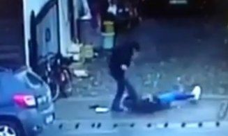 Caz șocant în Cluj. O tânără de 22 de ani a fost lovită, mușcată și tâlhărită de un bărbat în plină