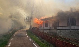 INCENDIU DEVASTATOR în Soveja: 32 de gospodării distruse de foc / Intervenție uriașă cu peste 400 de pompieri, jandarmi și polițiști