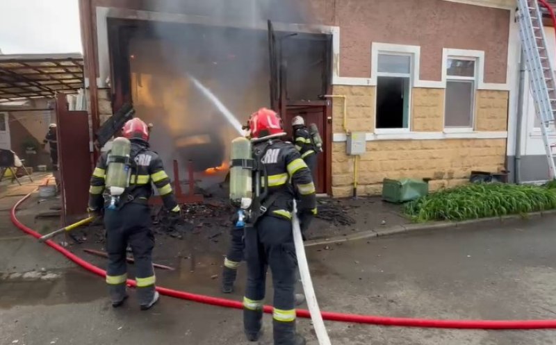 De la ce a pornit incendiul care a făcut scrum un garaj și o locuință din Cluj-Napoca