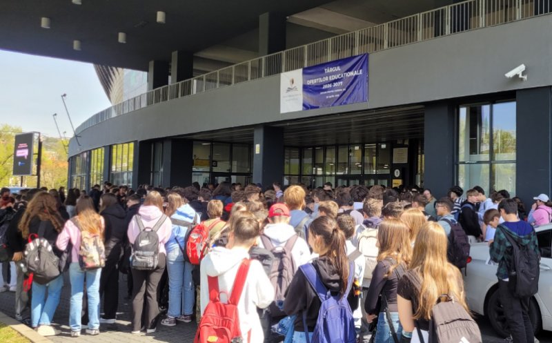 Elevii iau cu asalt Târgul Educațional din Cluj-Napoca: „Am adus toată oferta într-un loc. Interacțiunea directă face diferența”