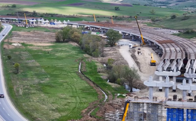 În loc de grătar, pe șantier! 1 Mai cu muncă intensă pe A3: UMB și Ozaltin trag tare între Nădășelu și Zimbor/ Cum arată o zi de muncă