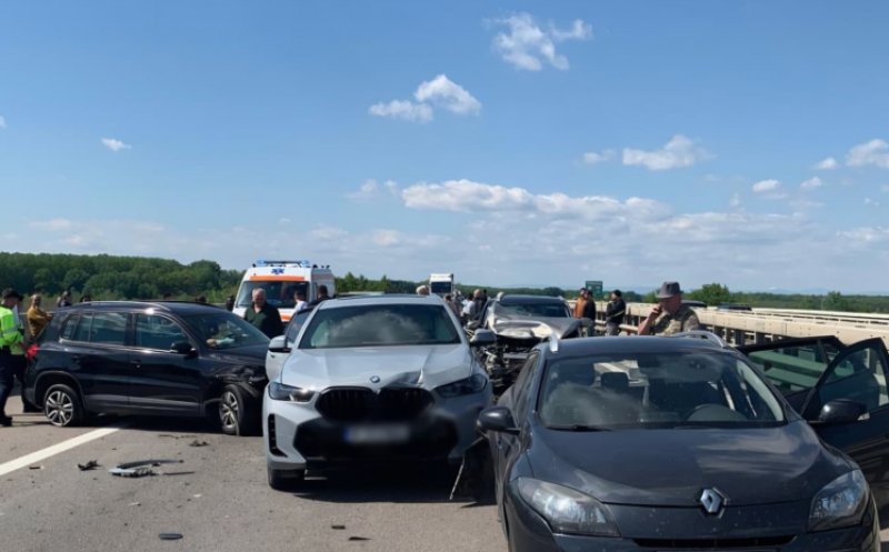 Carambol cu 7 mașini pe A3. Traficul a fost blocat