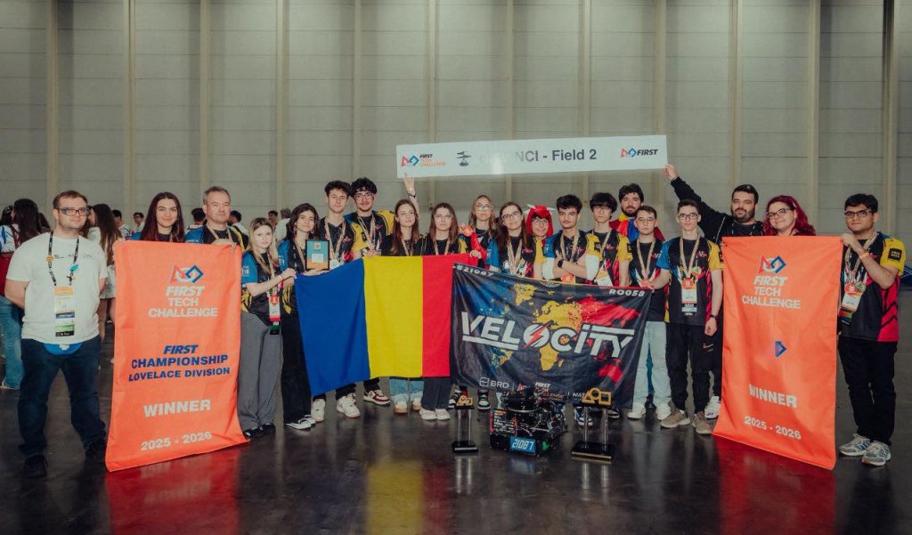 Două echipe de robotică din România au luat aurul și argintul în SUA la Campionatul Mondial First Tech Challenge 2026