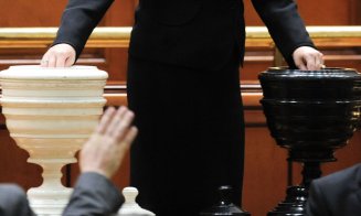 Cade Guvernul Bolojan? Cum votează parlamentarii Clujului la moțiunea de cenzură