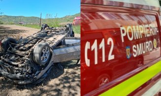 Mașină răsturnată pe un drum din Cluj. A intervenit o autospecială cu modul de descarcerare