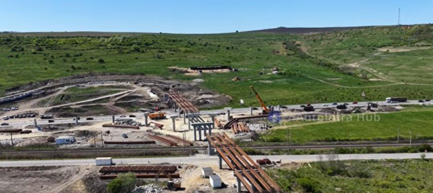 Avans vizibil la pasajul de legătură dintre DN1C și Parcul Industrial TETAROM III: NOI IMAGINI de pe șantier