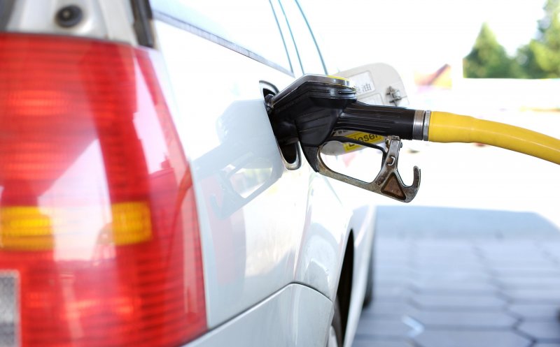 Benzina și motorina s-au ieftinit în Cluj-Napoca. Cât costă azi carburanții