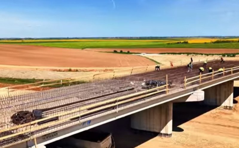Șantier în forță pe Autostrada Transilvania: sute de muncitori și utilaje pe Chiribiș–Biharia / Stadiul lucrărilor