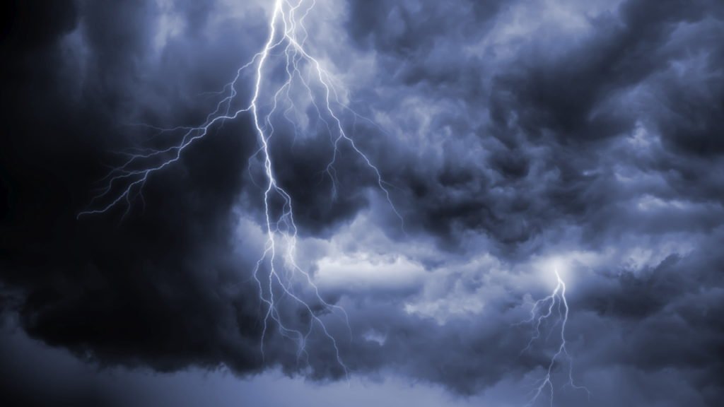 Nouă avertizare COD GALBEN de FURTUNI în Cluj: Ploi, descărcări electrice, vijelii și grindină