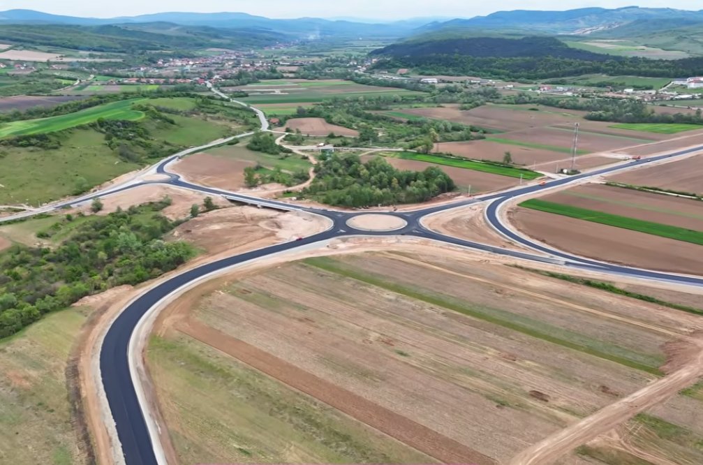 Pas esențial pentru A3 Cluj-Sălaj! A fost turnat asfalt pe Nodul de la Românași