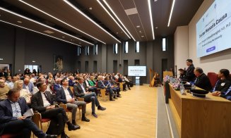 Rectorul uneia dintre cele mai importante universități din Thailanda, decorat de UTCN