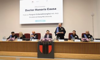 Rectorul uneia dintre cele mai importante universități din Thailanda, decorat de UTCN