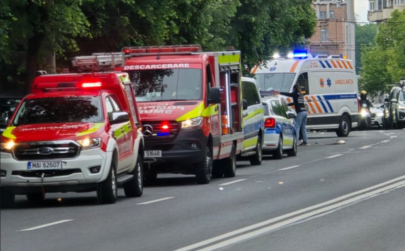 Accident grav pe Bulevardul Nicolae Titulescu din Cluj: două persoane au fost rănite. Intervenție de descarcerare pentru o femeie