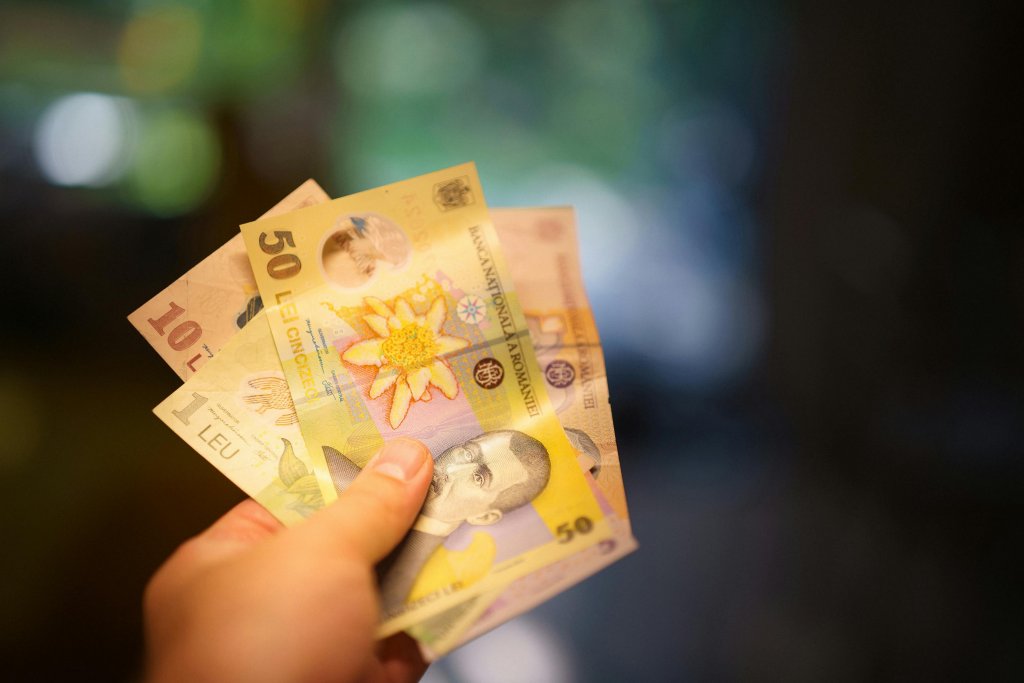 Diferențe șocante între salariile românilor: cine câștigă de peste cinci ori mai mult decât alți angajați
