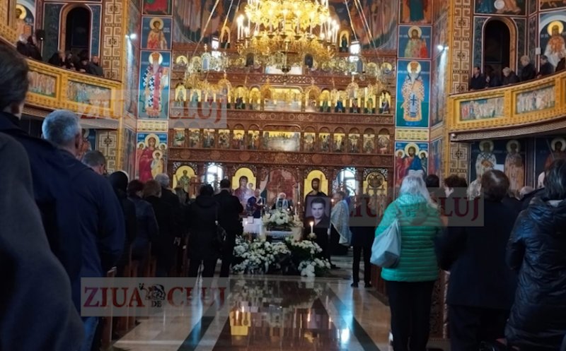 Lacrimi și aplauze: actorul Ioan Isaiu a fost condus pe ultimul drum la Dej