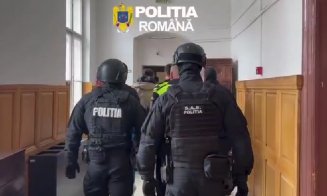 "Vânătoare" internațională pentru un clujean acuzat de trafic de droguri. Bărbatul fost adus sub escortă din Italia