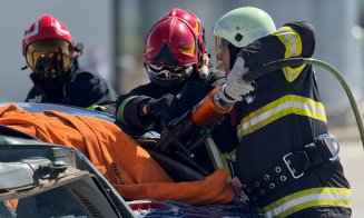 Scene ca într-un dezastru real pe A3, în Cluj. Planul Roșu activat după un accident simulat cu 14 victime și o autocisternă cu acid azotic