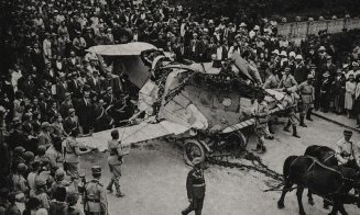 Cortegiul funerar al locotenentul de aviație Suciu Oliver și a caporalului Ilie Cristea, anul 1924
