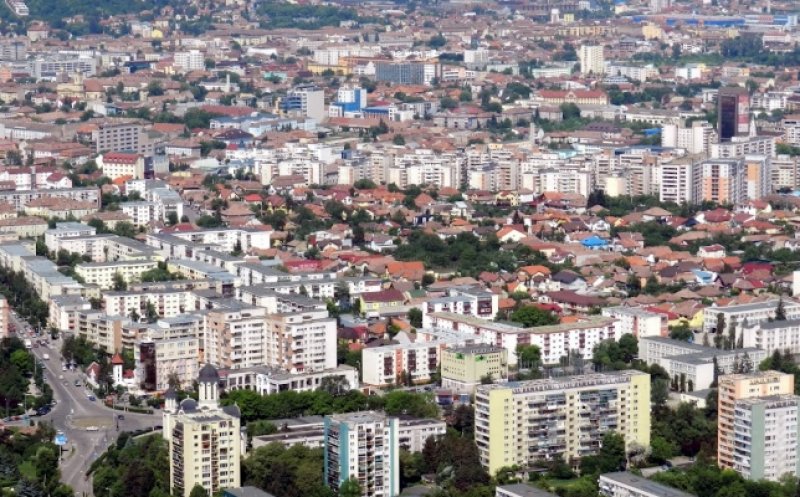 Clujenii pot câștiga bani pentru „curțile” blocurilor! Primăria pune la bătaie peste 1,2 milioane de lei