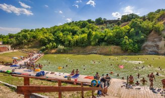 Se deschide sezonul la Băile Cojocna. Apa a trecut de 40°C în lacurile sărate