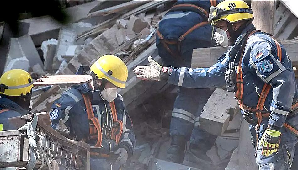 MAE: 2 persoane de cetățenie română, dispărute sub dărâmături în urma unei explozii într-un bloc din Germania / Românii se aflau în vacanță pentru câteva zile
