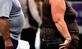 Kilogramele acumulate la anumite vârste pot crește dramatic riscul de cancer. Ce au descoperit cercetătorii