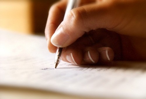 Scrisul de mână ar putea indica primele semne ale declinului cognitiv