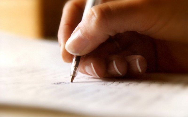 Scrisul de mână ar putea indica primele semne ale declinului cognitiv