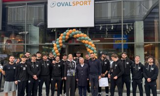 Alin Tișe, întâlnire cu echipa de handbal a Universității Cluj: „Pe lângă fotbal sau baschet, Clujul are și alte echipe foarte bune care trebuie sprijinite”