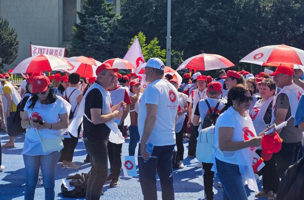 Protest în sănătate. Sindicaliștii Sanitas cer în stradă retragerea noii legi a salarizării