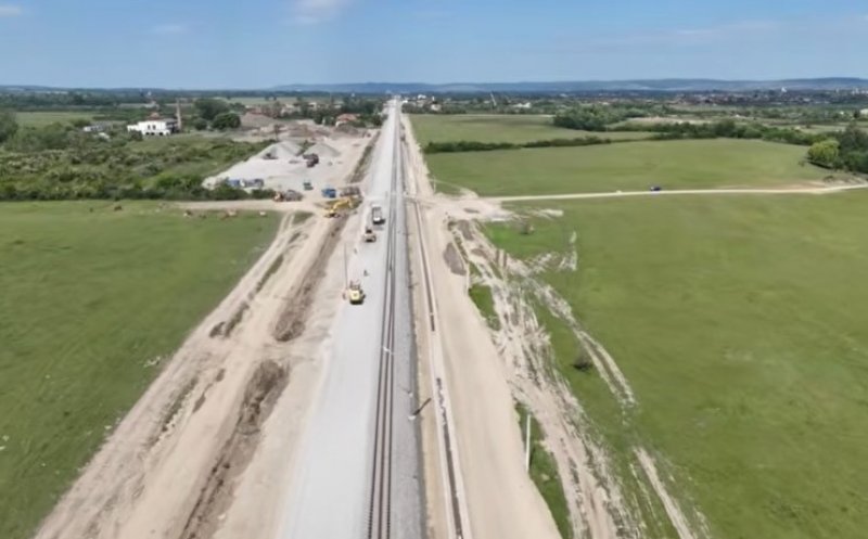 Calea ferată Cluj–Oradea trebuia să fie gata în 2026, dar realitatea din teren e alta. Noul termen de finalizare