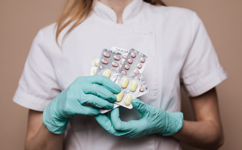 Unul dintre cele mai utilizate medicamente împotriva durerilor ascunde un risc ignorat. Avertismentul experților