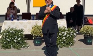 Emil Boc, mesaj pentru absolvenții de gimnaziu: „Viitorul vostru începe cu alegerile de astăzi”