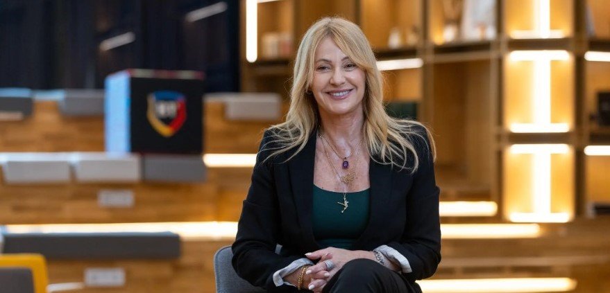 Nadia Comăneci, în vizită la Banca Transilvania: ”17 secunde. Atât a durat exercițiul care mi-a schimbat viața”