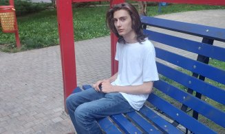 „Am 15 ani și am uitat cum e să nu te doară”. Mihai se luptă cu scolioza severă și are nevoie de o operație costisitoare, dar...
