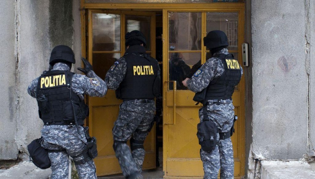 Percheziții în Cluj și Constanța după capturarea unui traficant periculos de cocaină