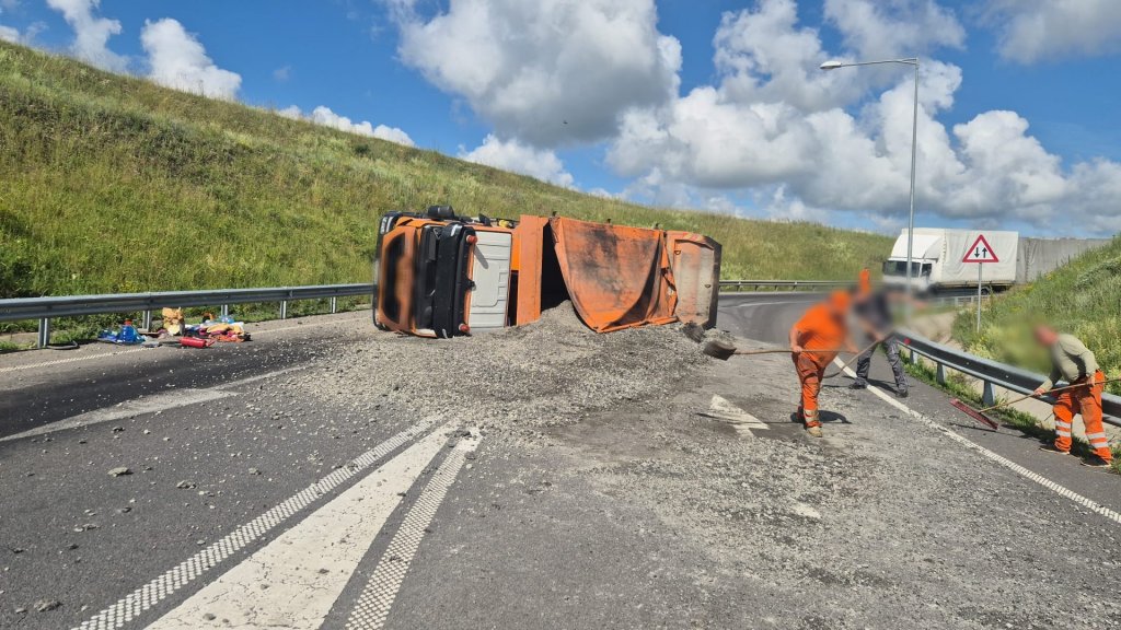 De ce s-a răsturnat autocamionul pe A3 la Nădășelu. Ce au descoperit polițiștii clujeni după primele verificări