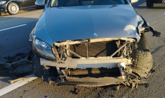 Motociclist de aproape 50 de ani transportat la spital după un accident la Dej. Cum s-a produs coliziunea