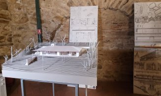 Arhitectură în armonie cu natura și cultura locului. Studenții UTCN expun la Cluj locuințe reimaginate din toate colțurile lumii