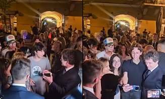 Președintele a făcut o baie la Cluj. De mulțime / ”Caută vreun prim-ministru la Cluj? Că până acum a dat-o de gard cu nominalizările...”