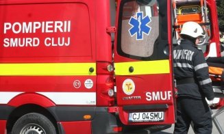 Intervenție de urgență în Cluj: trei persoane au primit îngrijiri medicale după coliziunea dintre un TIR și un autoturism