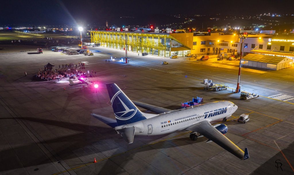 Concert printre avioane, în miez de noapte, pe Aeroportul Cluj