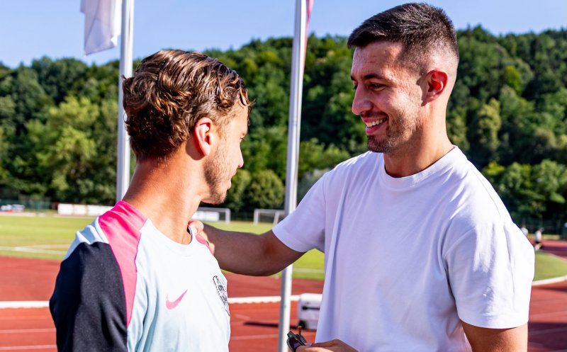 Ilija Masic, alături de colegii săi în cantonamentul din Slovenia