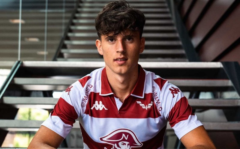 Rapid l-a prezentat oficial pe jucătorul transferat de la CFR Cluj