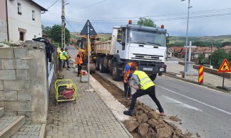 Reparații pe un drum județean care duce la unul dintre cele mai vizitate destinații turistice ale Clujului