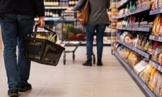 Românii își pierd încrederea în economie. Cumpără mai puțin și se așteaptă la vremuri grele / Ce îi sperie cel mai mult